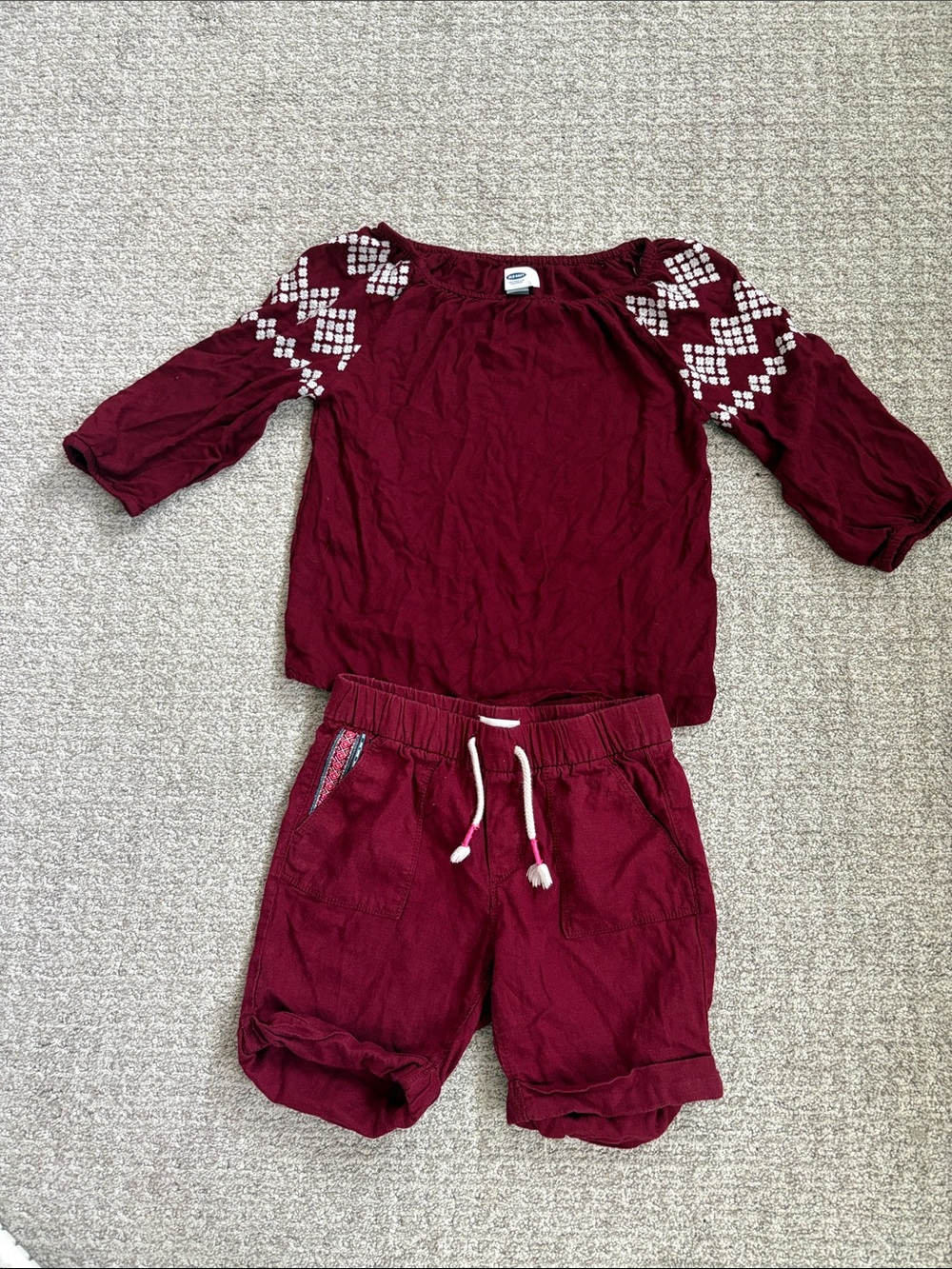 Old Navy Girls Burgundy Maroon Set Embroidered Stiching Size Large